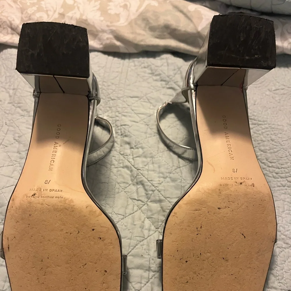 Revolve Good American Block Heel Square Toe Metallic Silver Sandals, size 8 - Picture 6 of 6